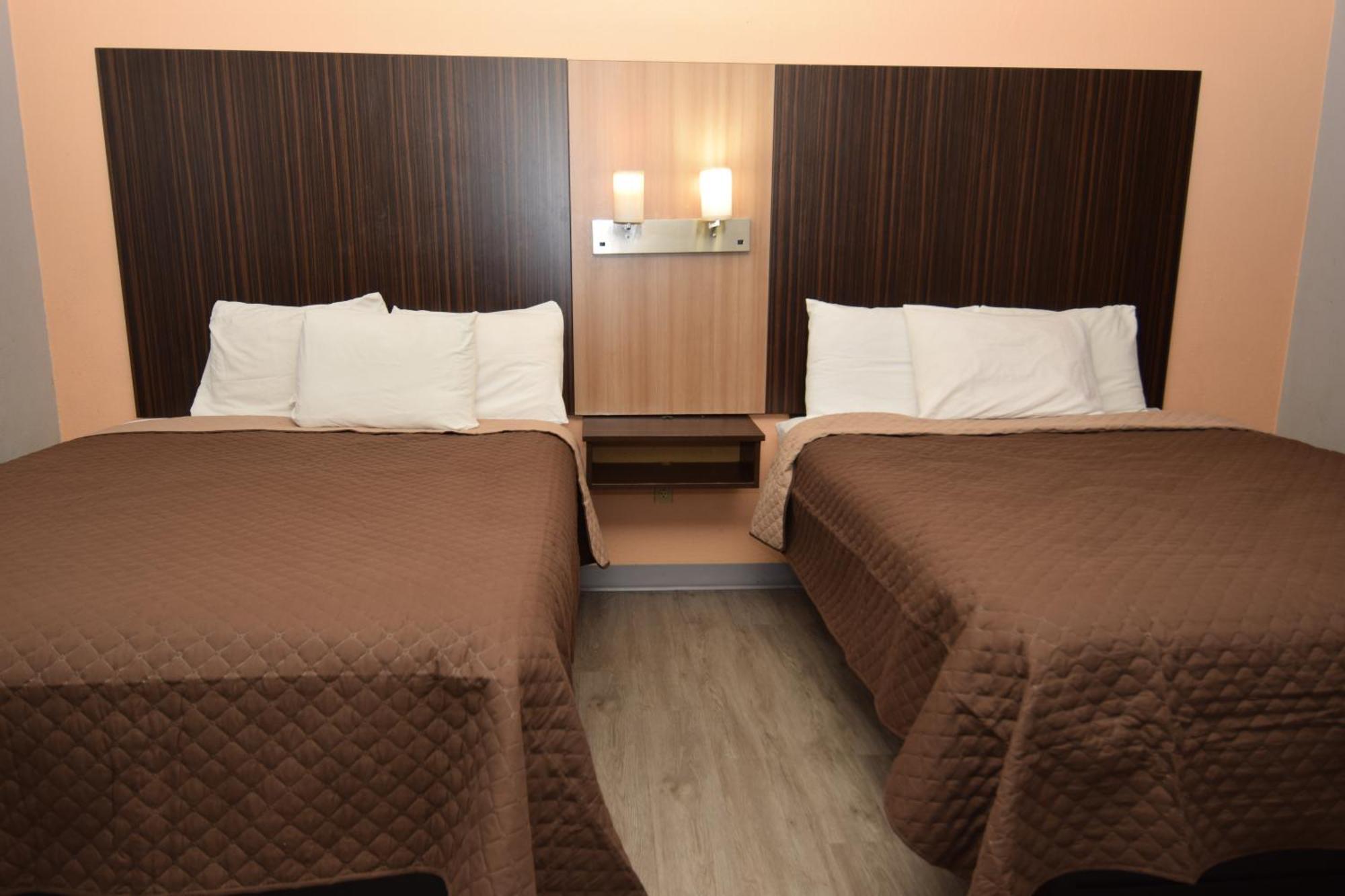 University Manor Inn Буффало Экстерьер фото