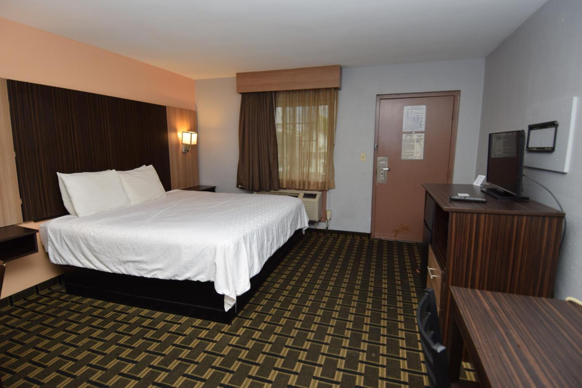 University Manor Inn Буффало Экстерьер фото