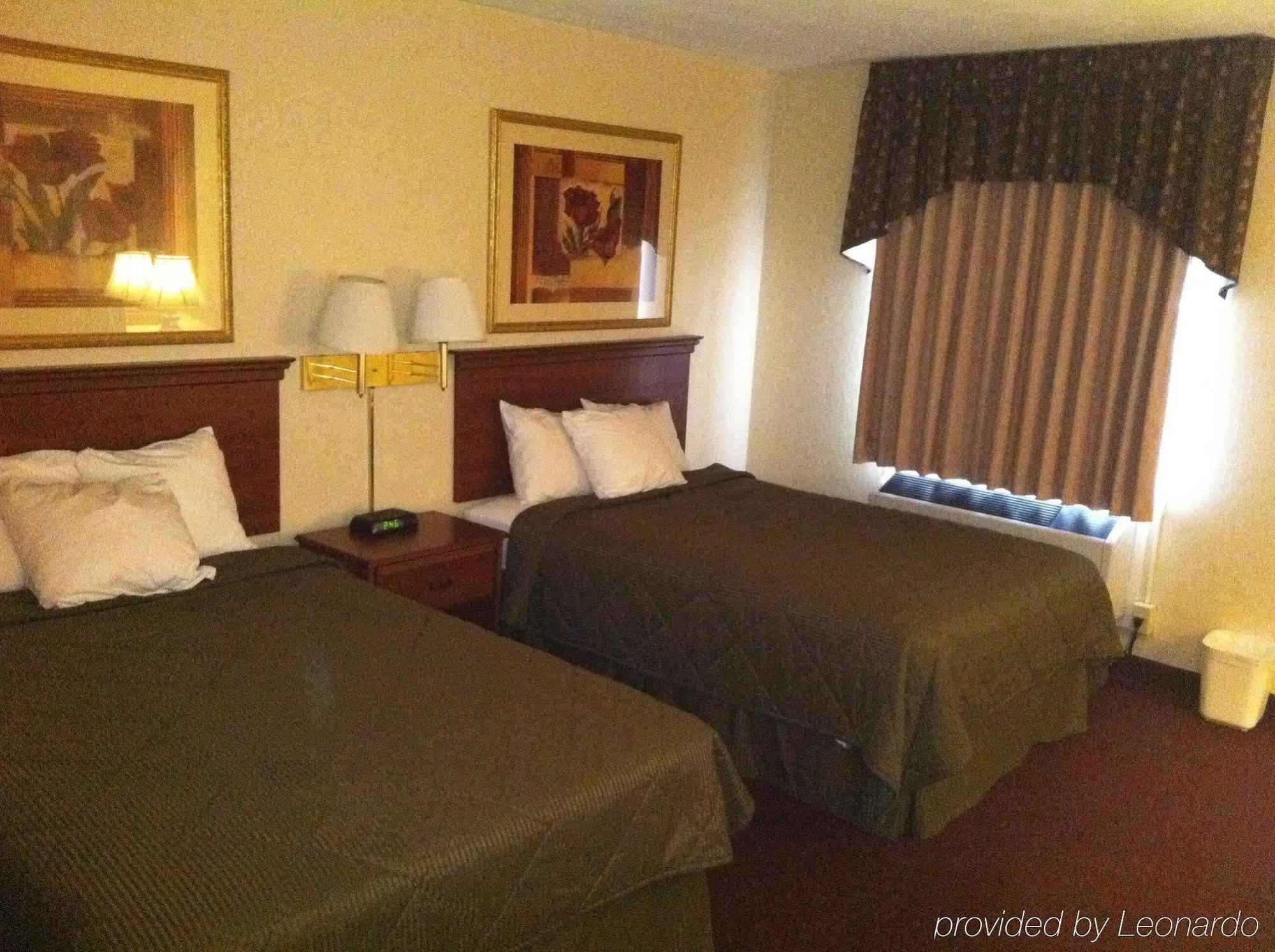 University Manor Inn Буффало Номер фото