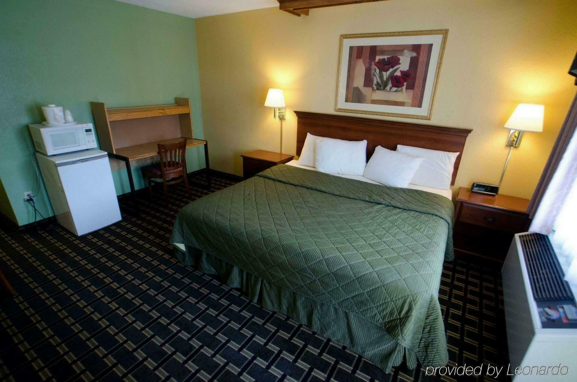 University Manor Inn Буффало Номер фото